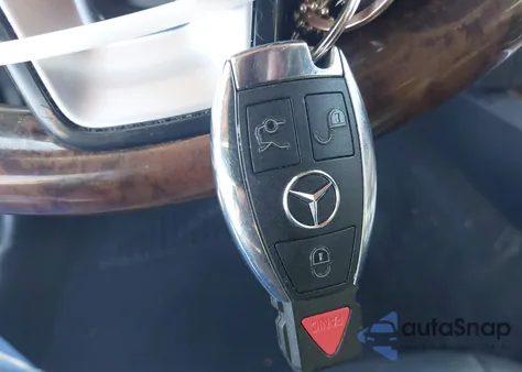 2014 Mercedes-Benz E 350 z USA, uszkodzony, nr VIN WDDKK5KF8EF251327